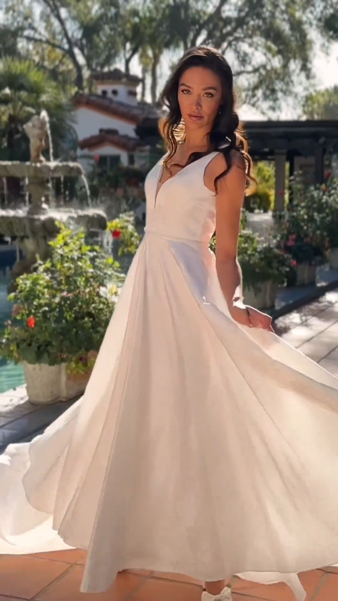 Video of deep sweetheart and V-back organza brocade A-line wedding dress Style ARIZONA