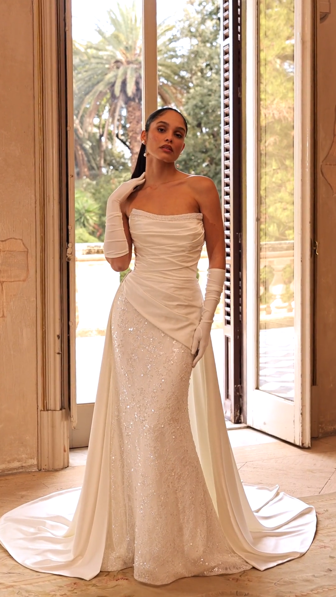 ValStefani HERA Video of scoop neck and open back lace fabric and stretch satin mermaid gown