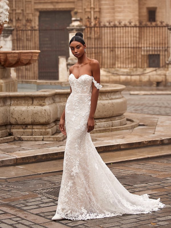 Style VICTORIA Detachable Swag Sleeves Strapless Sweetheart Mermaid in Embroidered Lace Fabric